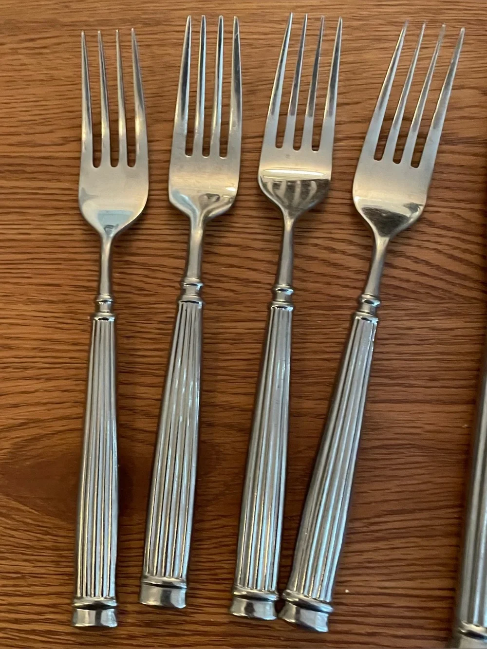 Hampton Silversmiths Avignon2 Stainless Flatware 4 Dinner Forks 4 Dinner Knives
